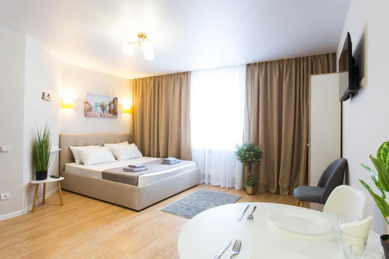 Apartment In The City Center - Gimnasiyna Naberezhna 24A-1 Charkiv Esterno foto