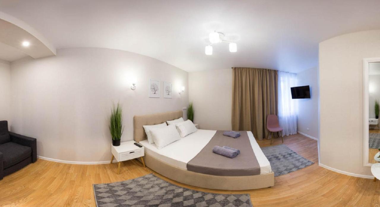 Apartment In The City Center - Gimnasiyna Naberezhna 24A-1 Charkiv Esterno foto