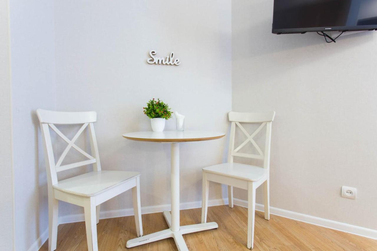 Apartment In The City Center - Gimnasiyna Naberezhna 24A-1 Charkiv Esterno foto