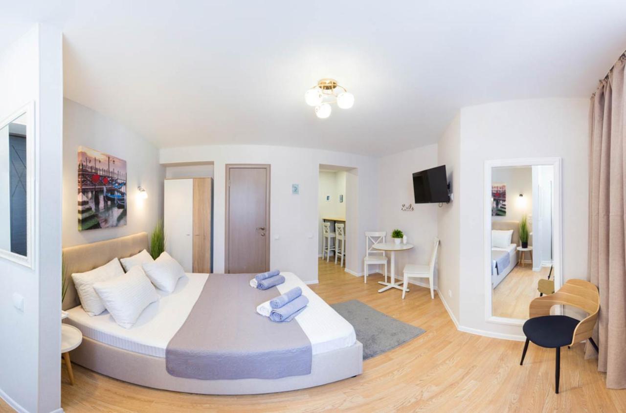 Apartment In The City Center - Gimnasiyna Naberezhna 24A-1 Charkiv Esterno foto