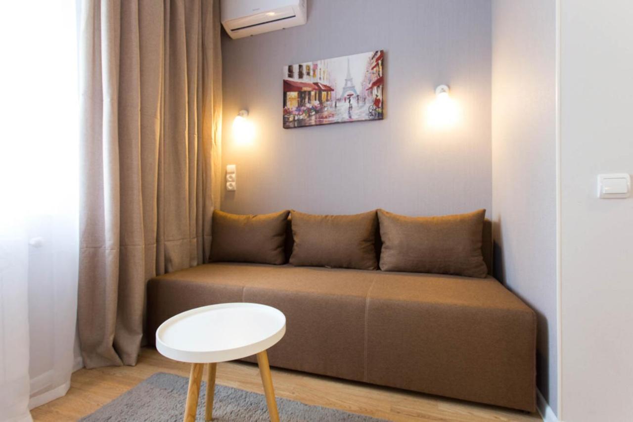 Apartment In The City Center - Gimnasiyna Naberezhna 24A-1 Charkiv Esterno foto