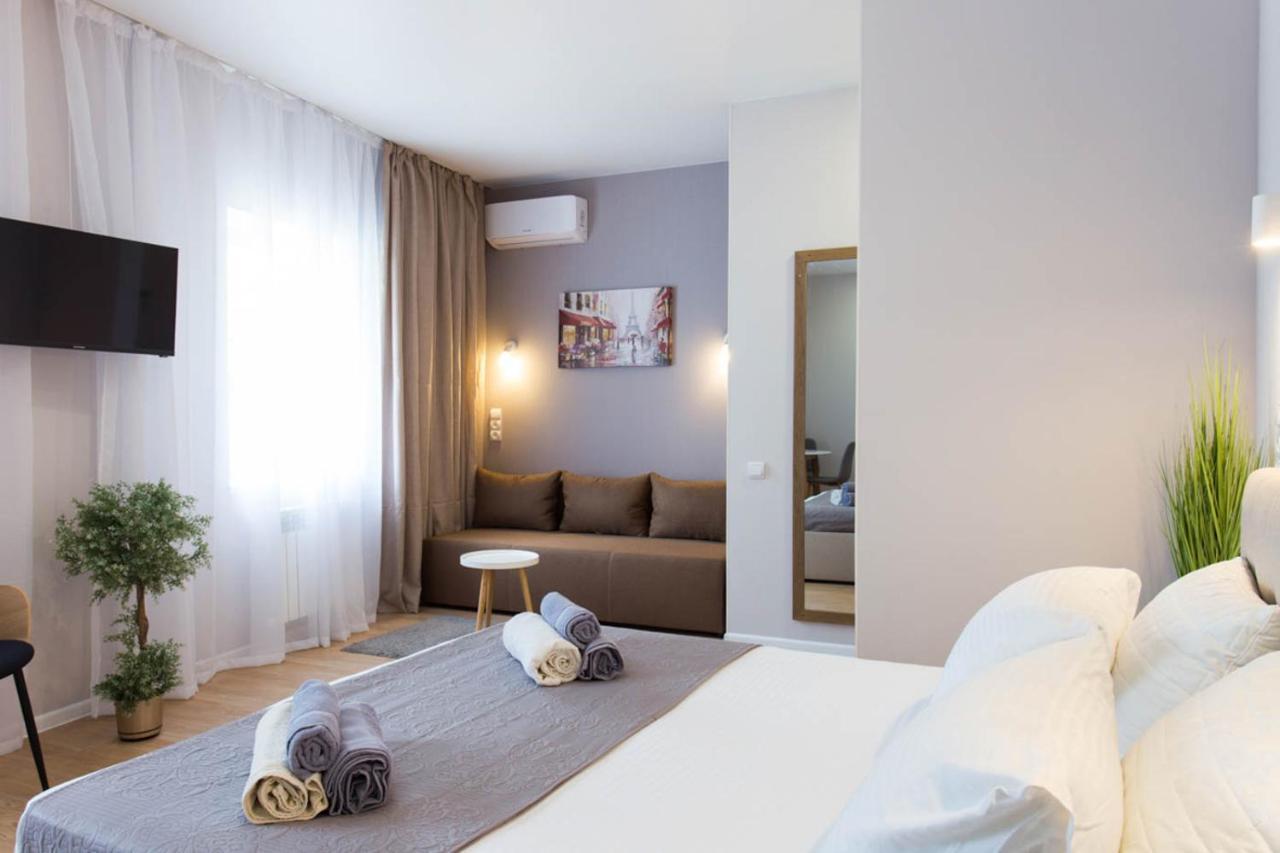 Apartment In The City Center - Gimnasiyna Naberezhna 24A-1 Charkiv Esterno foto