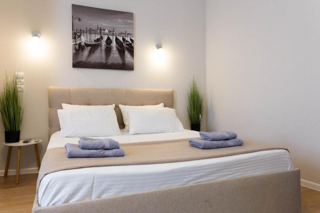 Apartment In The City Center - Gimnasiyna Naberezhna 24A-1 Charkiv Esterno foto