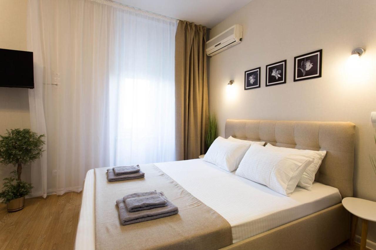Apartment In The City Center - Gimnasiyna Naberezhna 24A-1 Charkiv Esterno foto