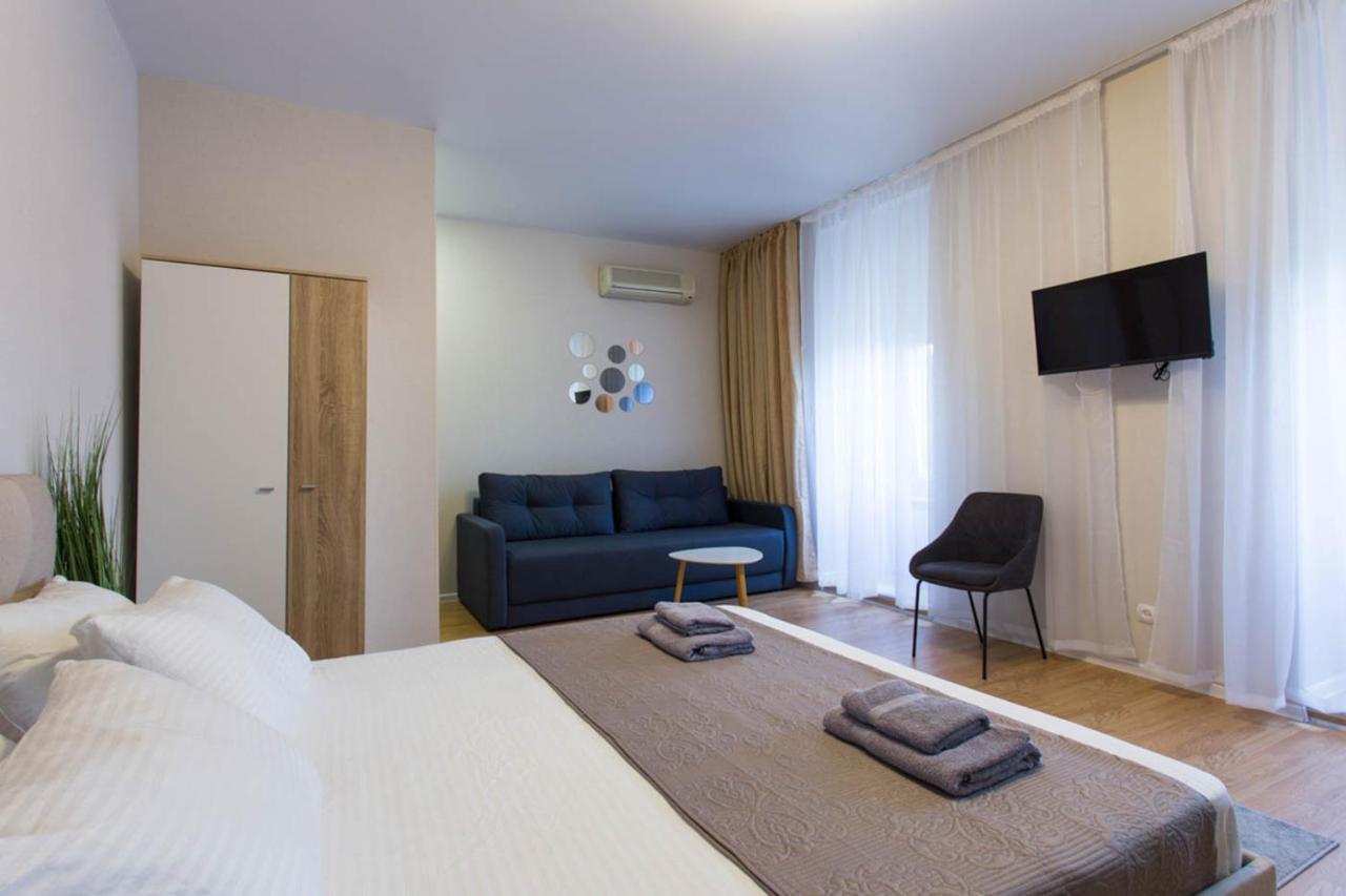 Apartment In The City Center - Gimnasiyna Naberezhna 24A-1 Charkiv Esterno foto