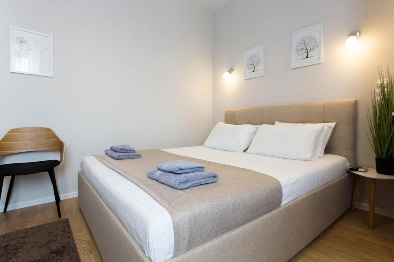 Apartment In The City Center - Gimnasiyna Naberezhna 24A-1 Charkiv Esterno foto