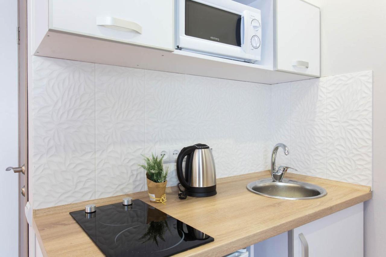 Apartment In The City Center - Gimnasiyna Naberezhna 24A-1 Charkiv Esterno foto
