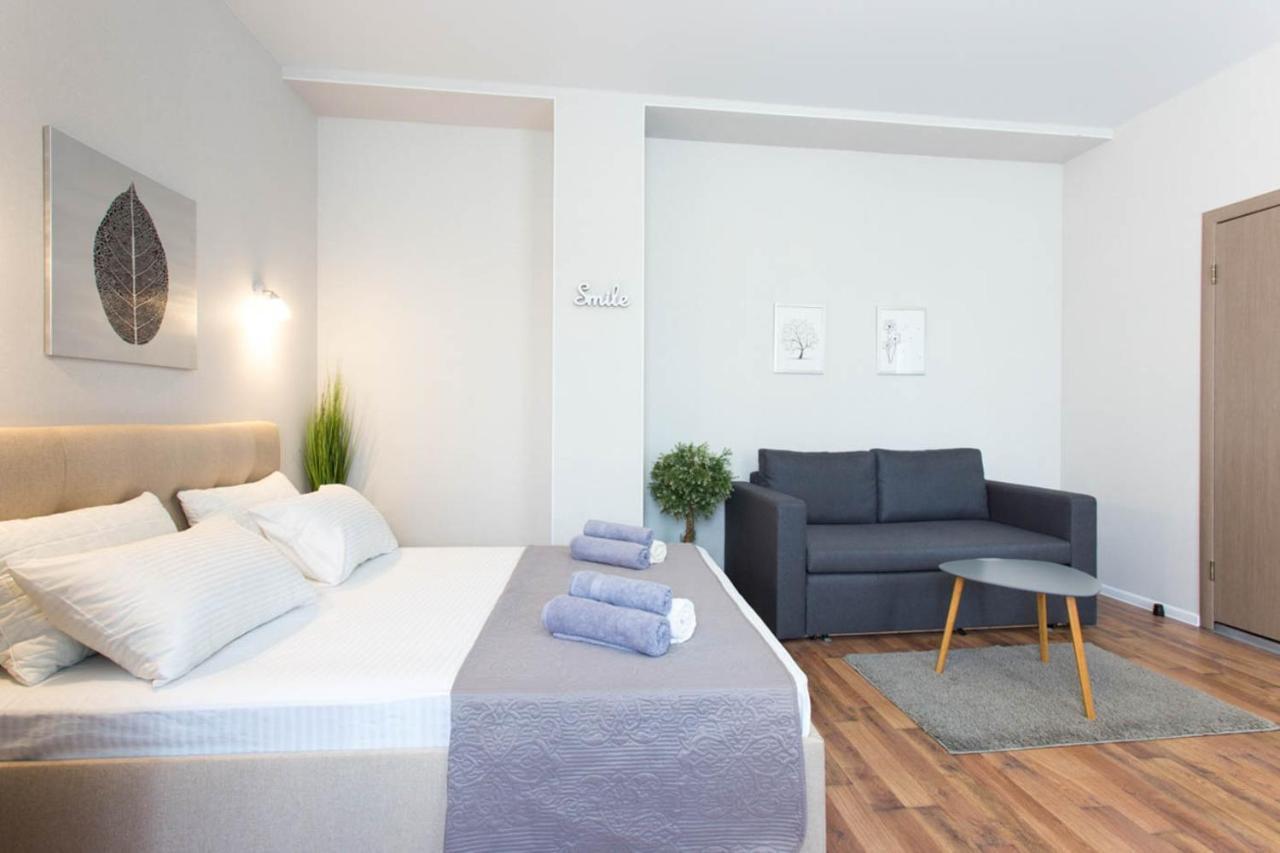 Apartment In The City Center - Gimnasiyna Naberezhna 24A-1 Charkiv Esterno foto