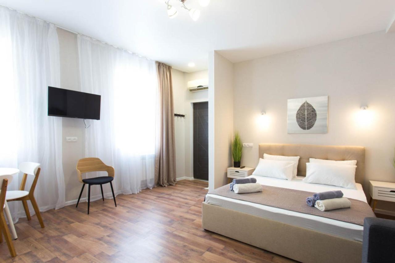 Apartment In The City Center - Gimnasiyna Naberezhna 24A-1 Charkiv Esterno foto