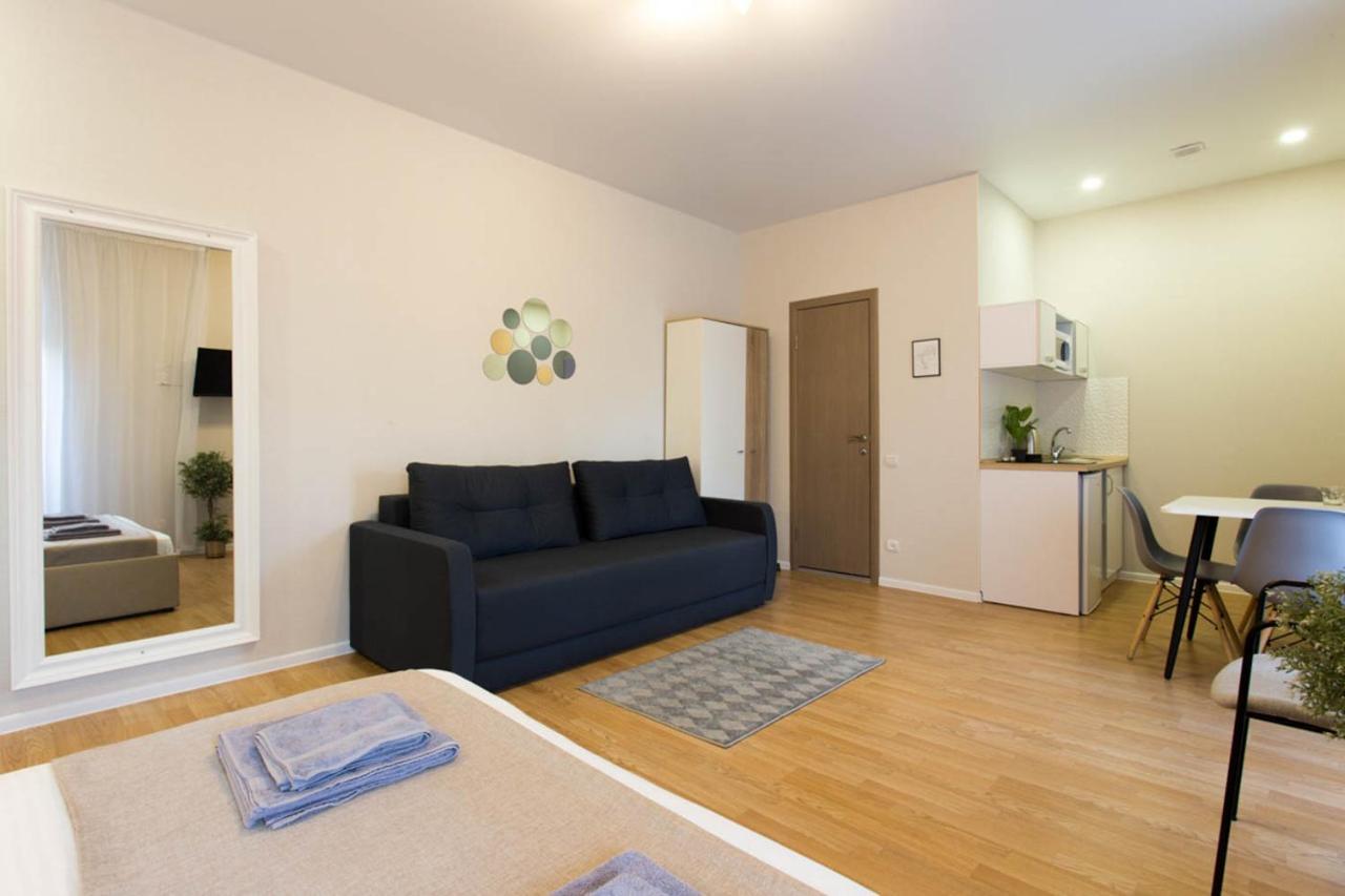 Apartment In The City Center - Gimnasiyna Naberezhna 24A-1 Charkiv Esterno foto