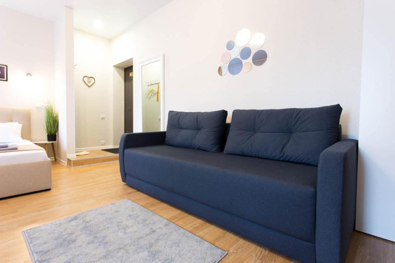 Apartment In The City Center - Gimnasiyna Naberezhna 24A-1 Charkiv Esterno foto