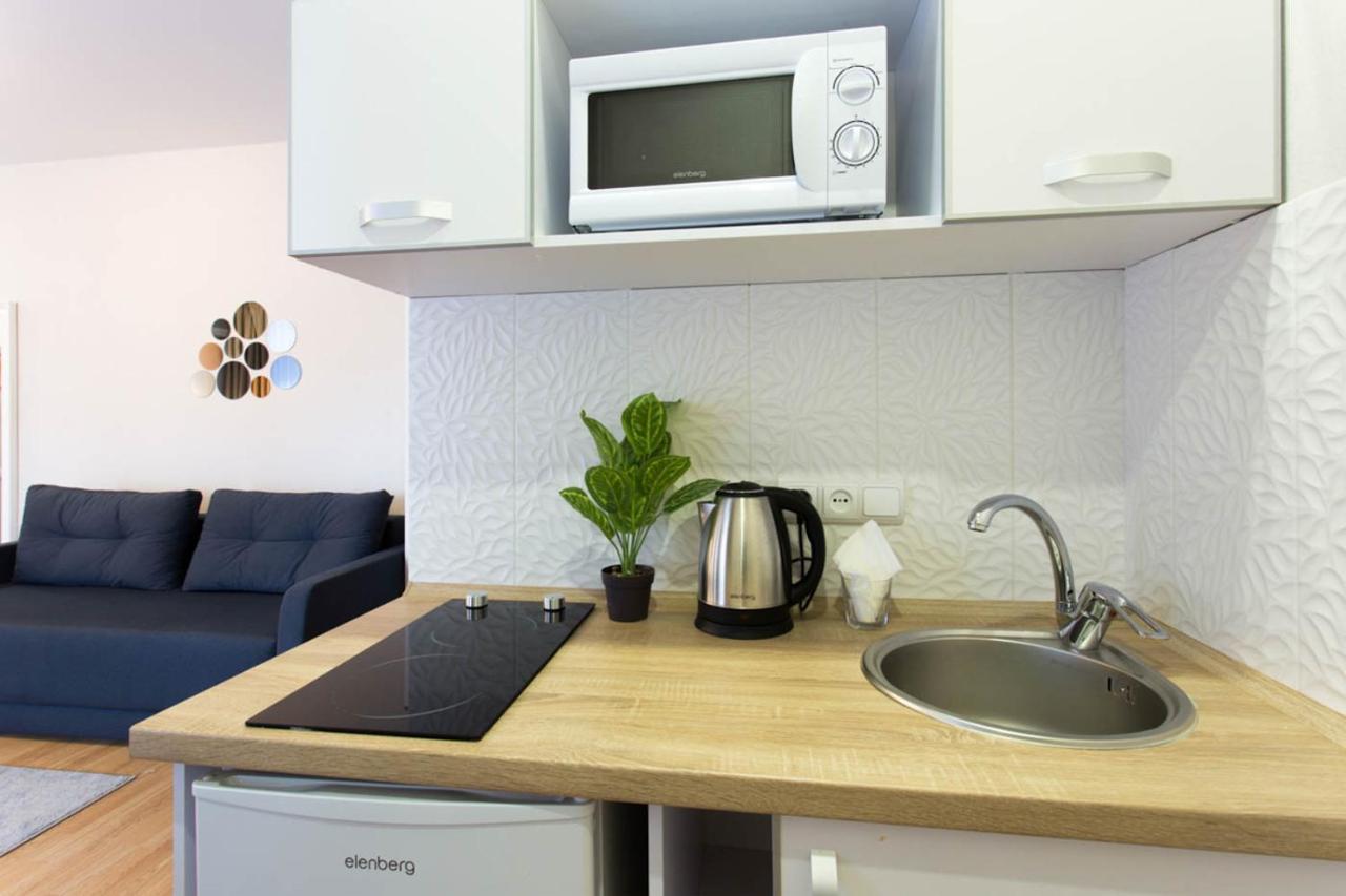 Apartment In The City Center - Gimnasiyna Naberezhna 24A-1 Charkiv Esterno foto