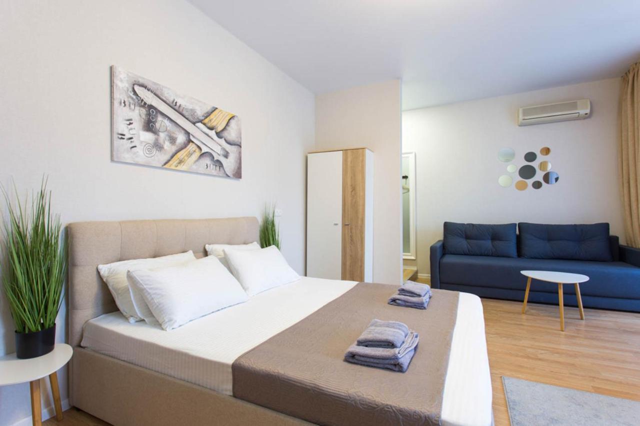 Apartment In The City Center - Gimnasiyna Naberezhna 24A-1 Charkiv Esterno foto
