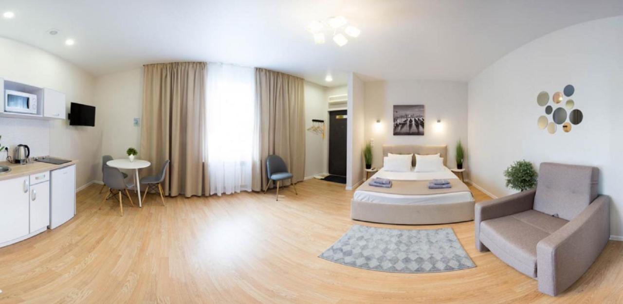 Apartment In The City Center - Gimnasiyna Naberezhna 24A-1 Charkiv Esterno foto