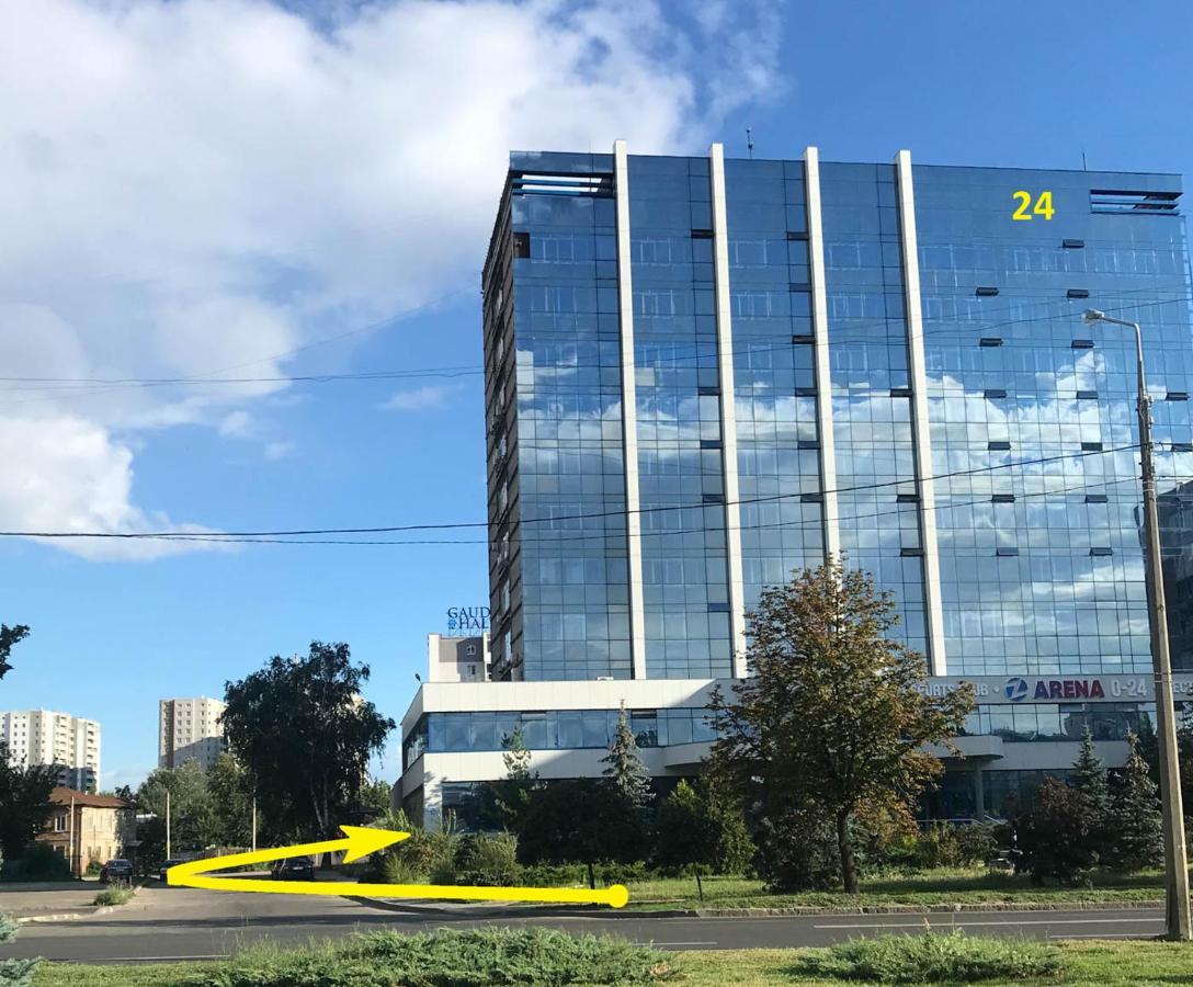 Apartment In The City Center - Gimnasiyna Naberezhna 24A-1 Charkiv Esterno foto