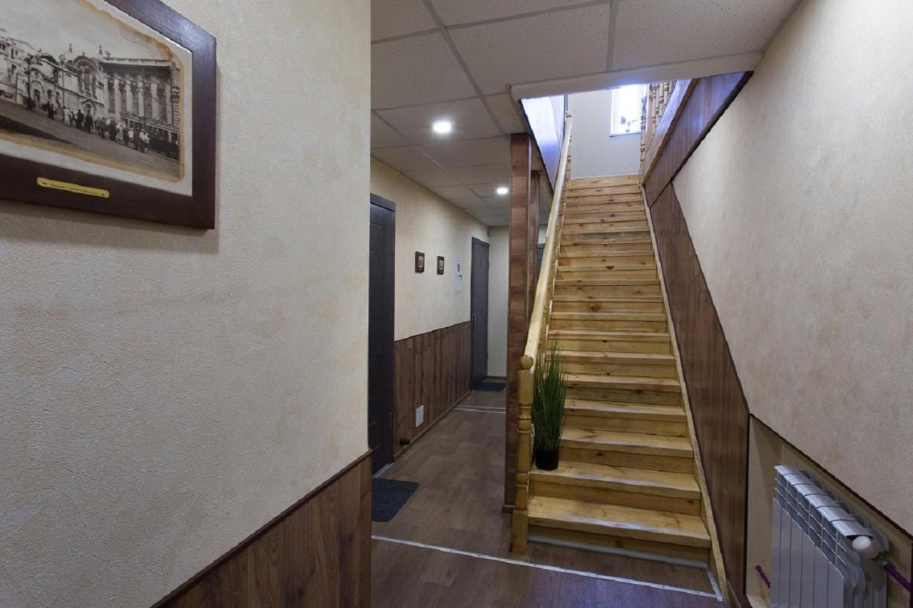 Apartment In The City Center - Gimnasiyna Naberezhna 24A-1 Charkiv Esterno foto